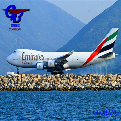 خدمات الشحن الجوي الشاملة من وإلى دبي، الإمارات العربية المتحدة، الحجز، الاستلام، والتخليص الجمركي على متن الطائرة